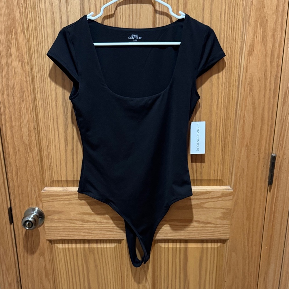 Chic Black Cap Sleeve Bodysuit